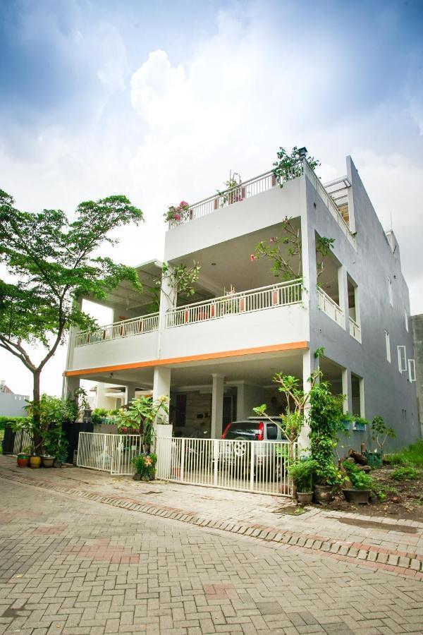 Inni Homestay Malang Exterior foto