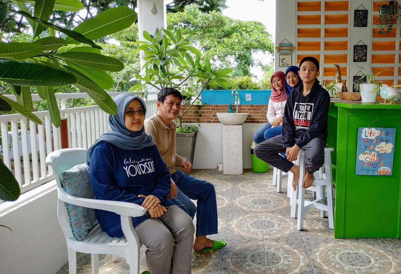 Inni Homestay Malang Exterior foto