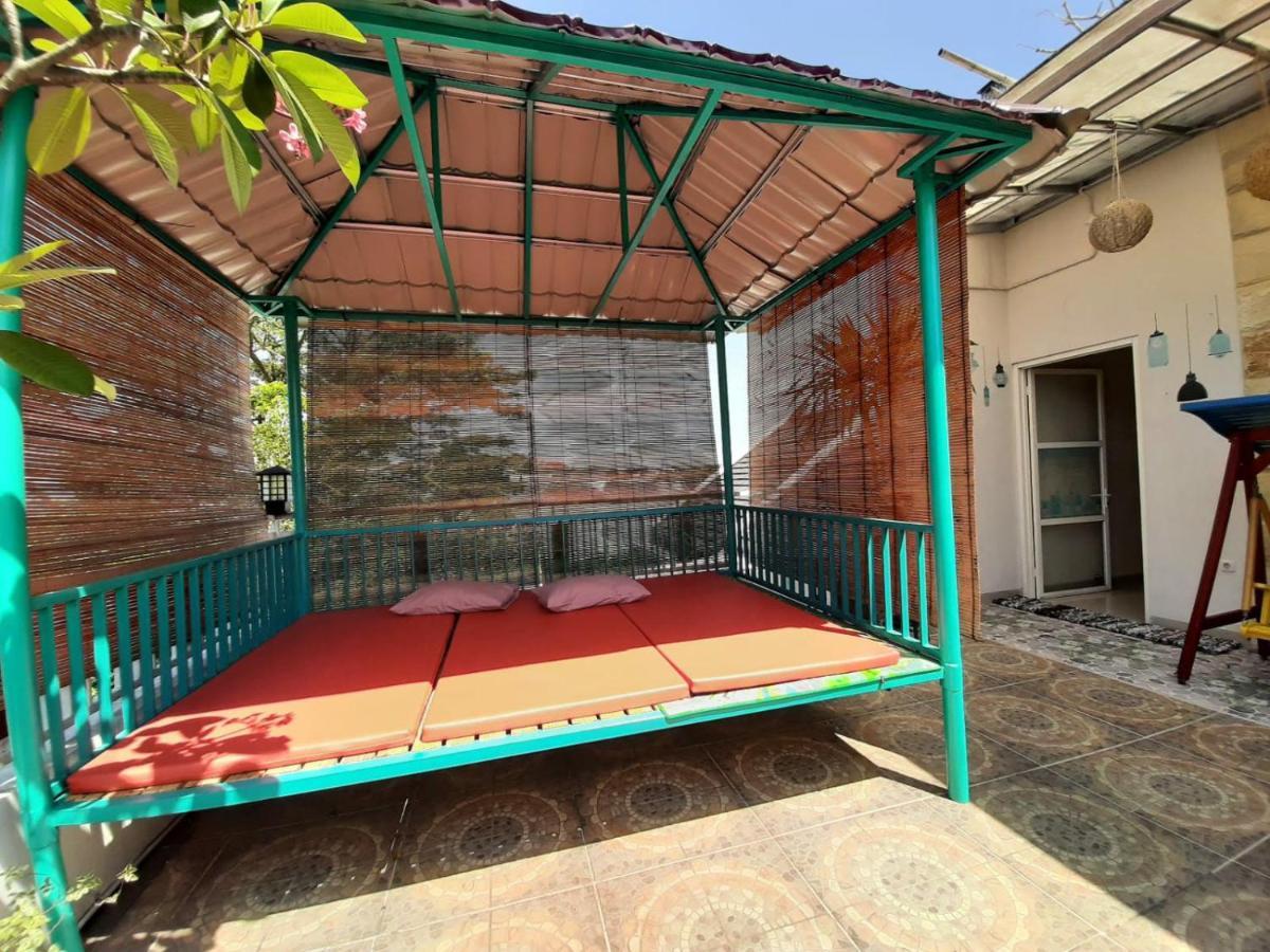 Inni Homestay Malang Exterior foto